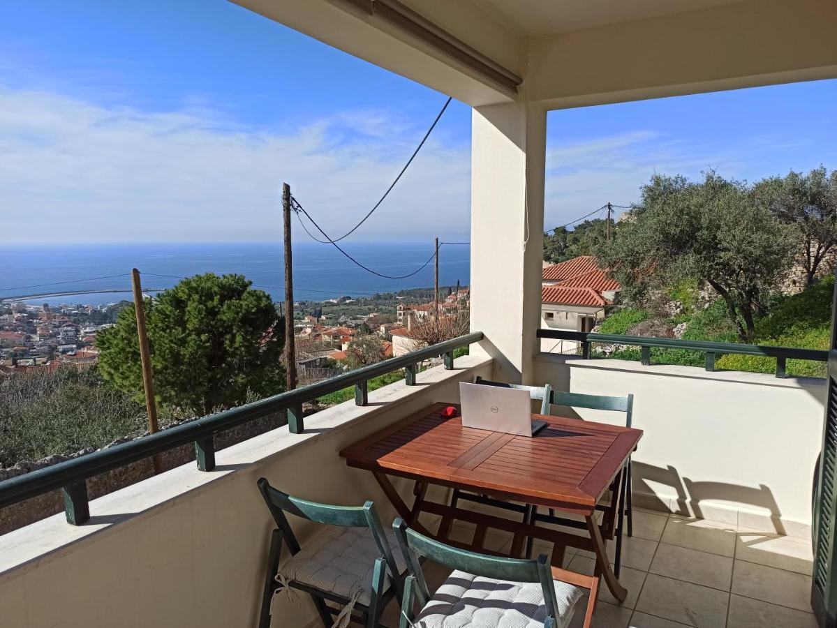 Kiparissia Castle & Sea View Villa คิปปาริสเซีย ภายนอก รูปภาพ
