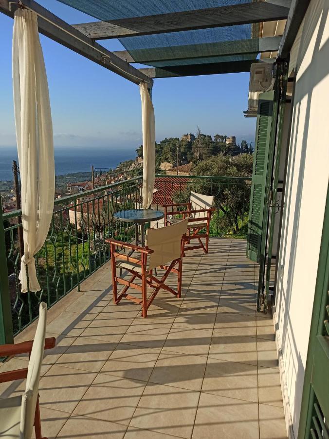 Kiparissia Castle & Sea View Villa คิปปาริสเซีย ภายนอก รูปภาพ
