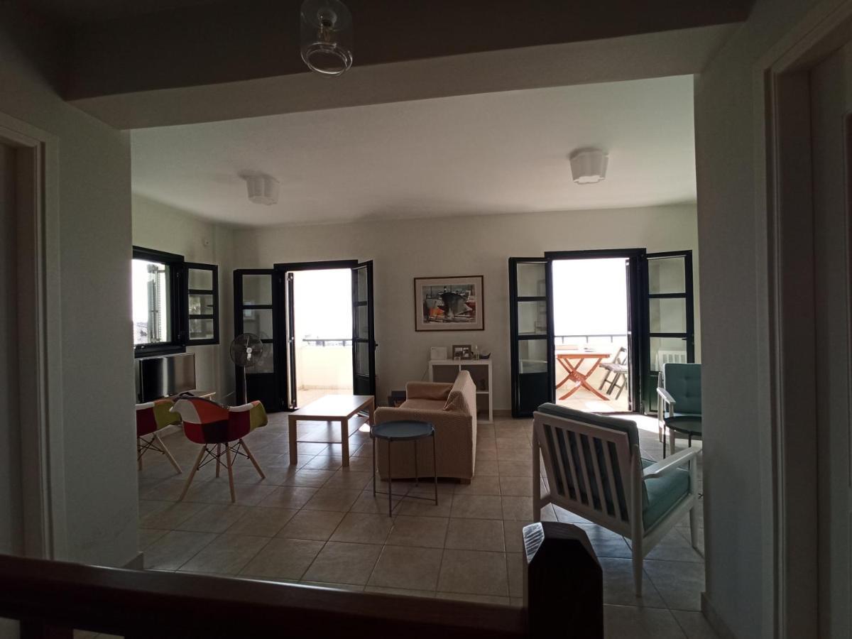 Kiparissia Castle & Sea View Villa คิปปาริสเซีย ภายนอก รูปภาพ