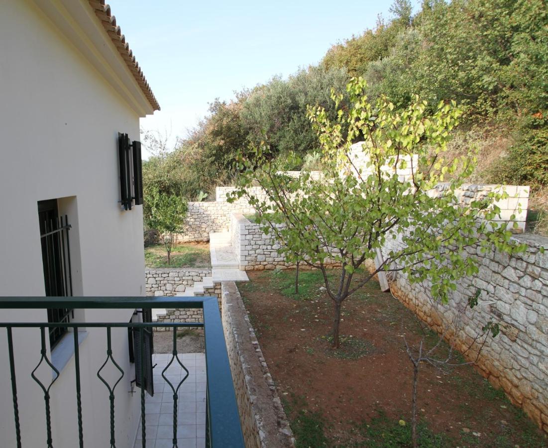 Kiparissia Castle & Sea View Villa คิปปาริสเซีย ภายนอก รูปภาพ